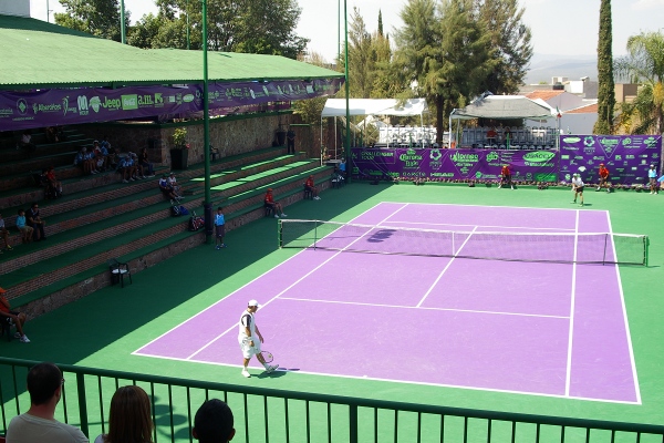 Centre court, Club Britania, Leon